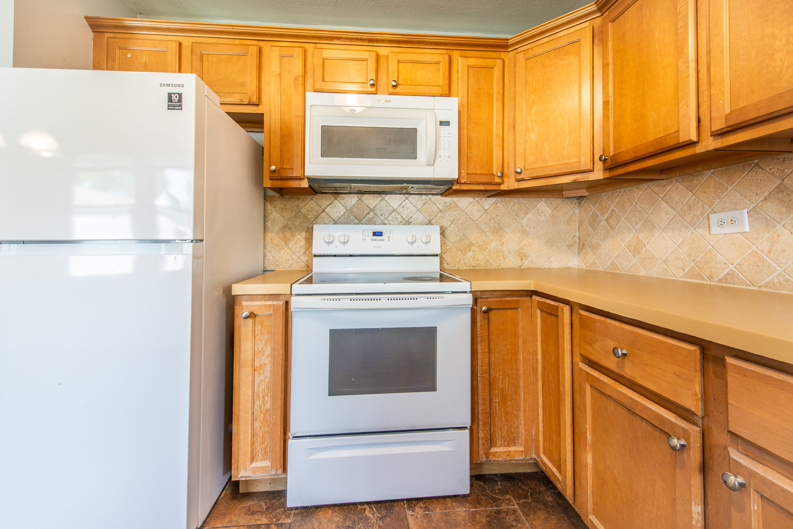 1043 Elmwood Lane Elk Grove Village, IL 60007 - Photo 7 of 41