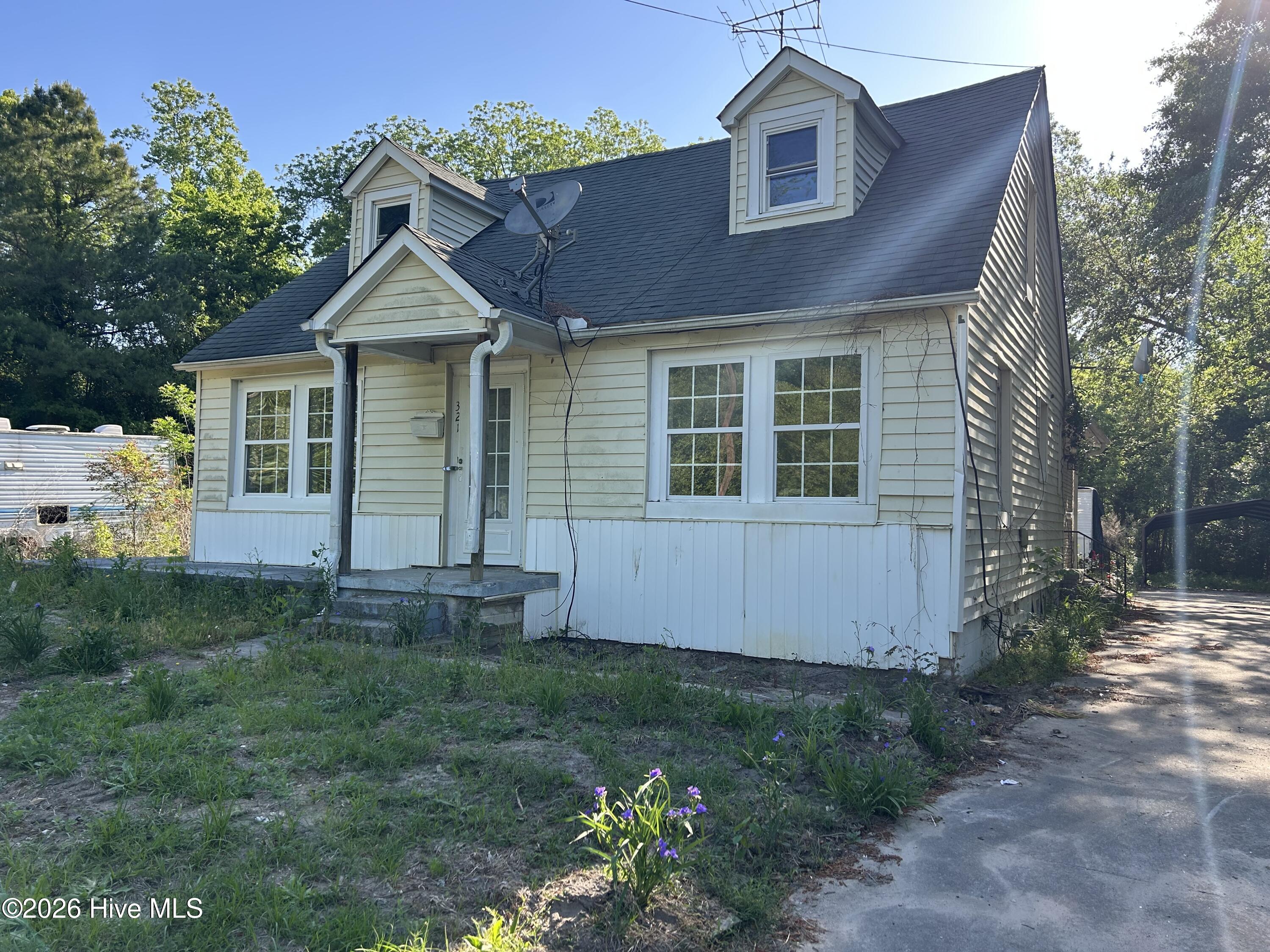 321 Pine Street Kinston, NC 28501 - Photo 1 of 12 IMG_1965