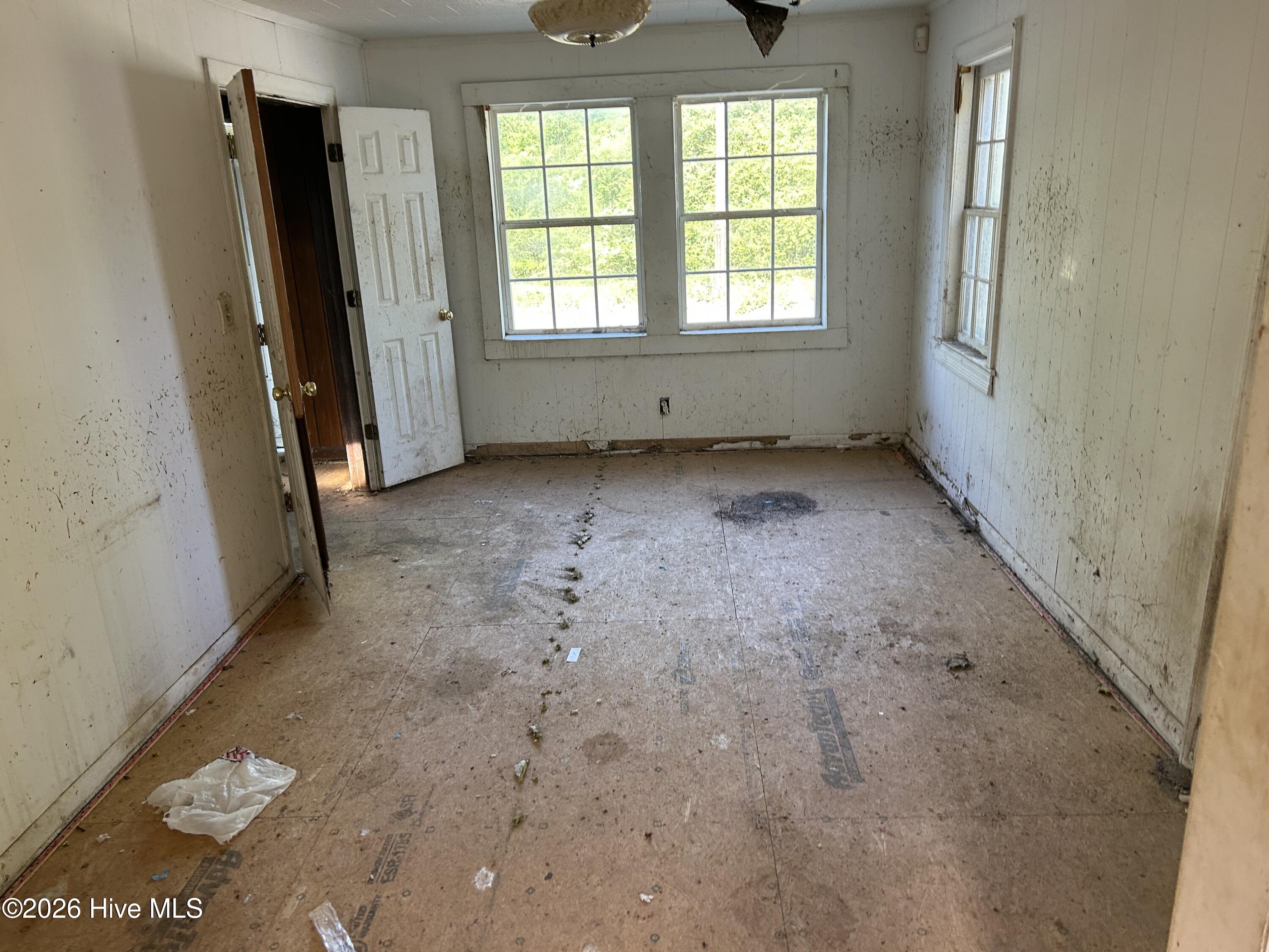 321 Pine Street Kinston, NC 28501 - Photo 4 of 12 IMG_1956