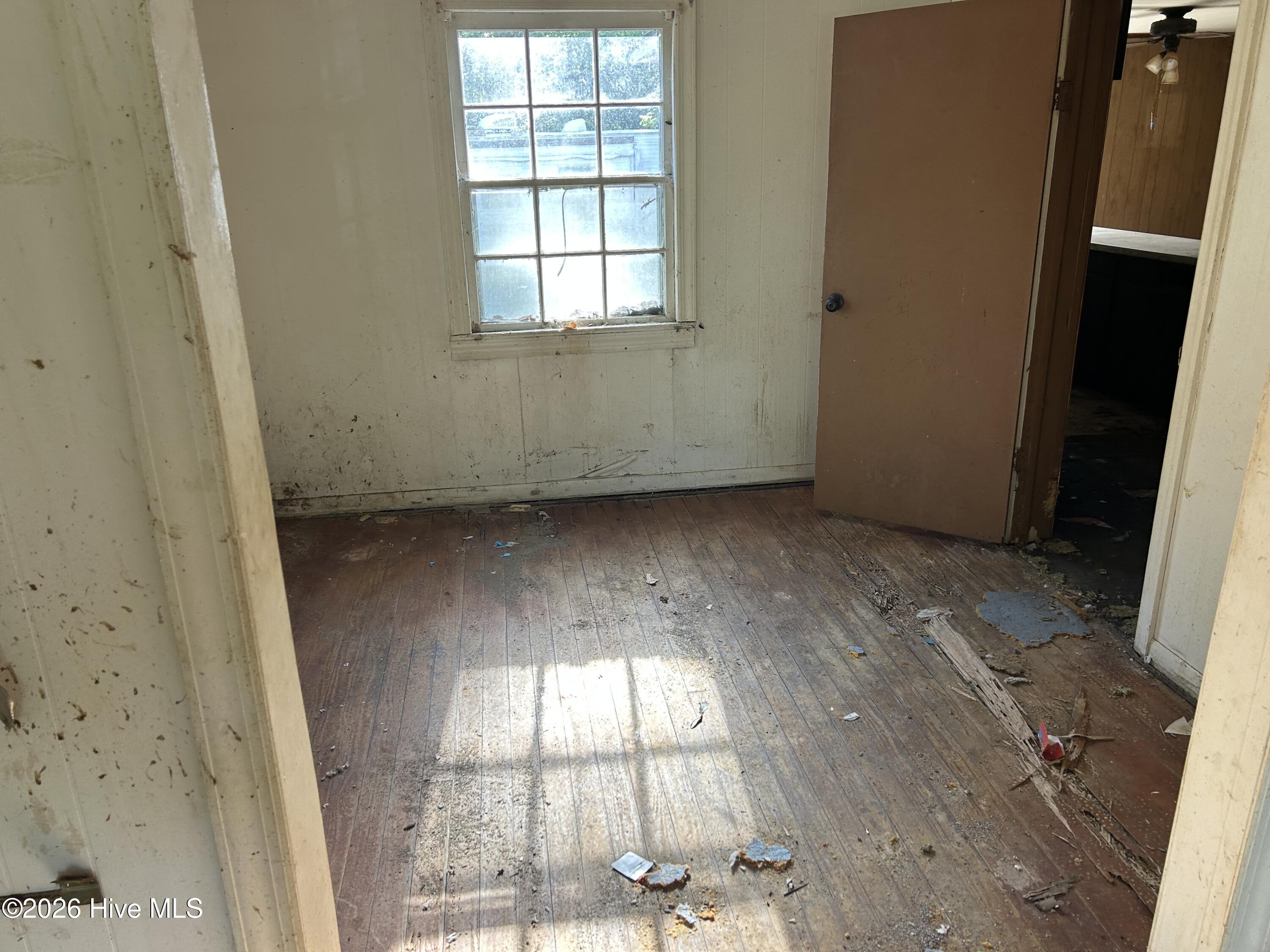 321 Pine Street Kinston, NC 28501 - Photo 5 of 12 IMG_1957