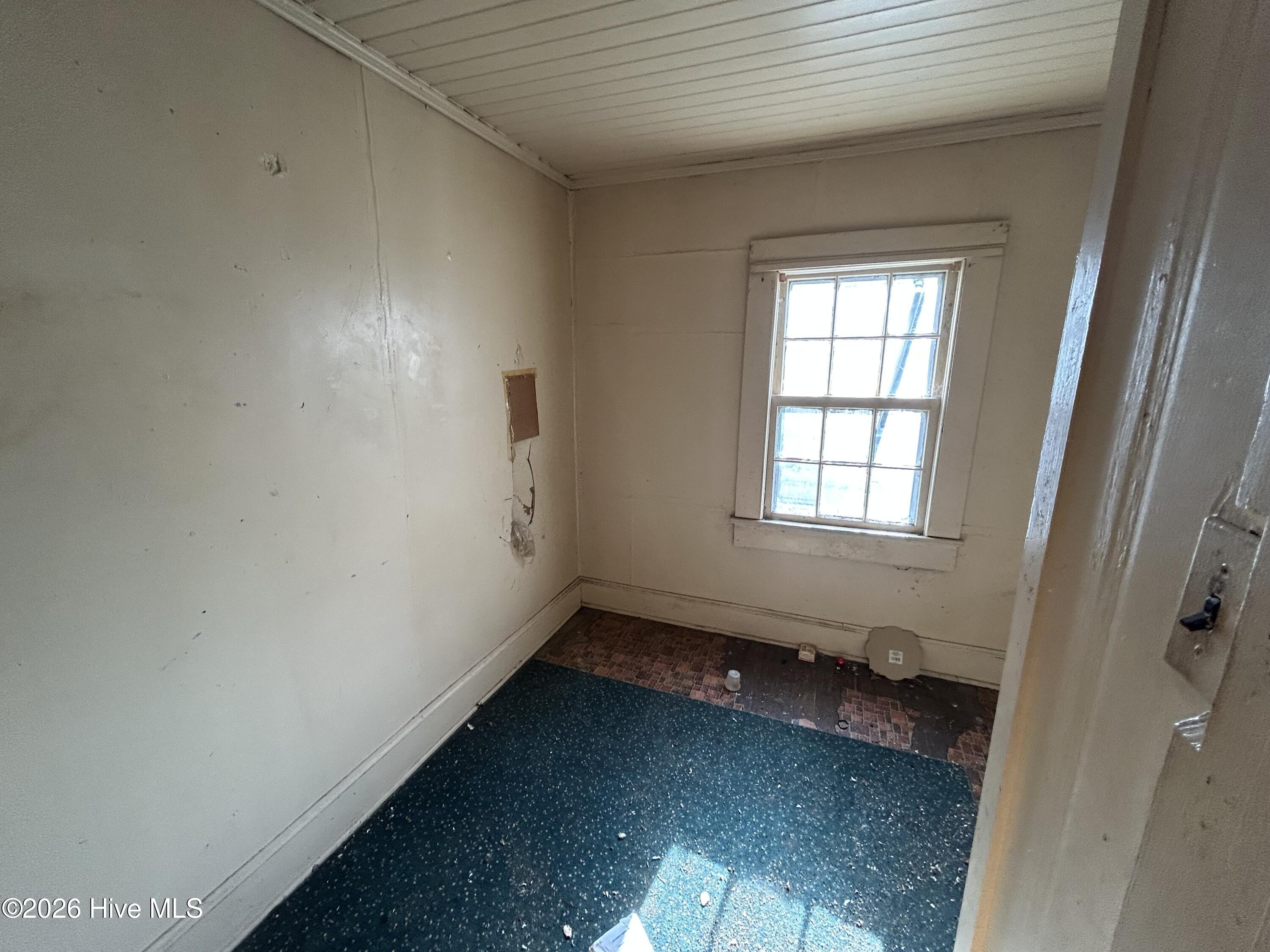 321 Pine Street Kinston, NC 28501 - Photo 7 of 12 IMG_1959