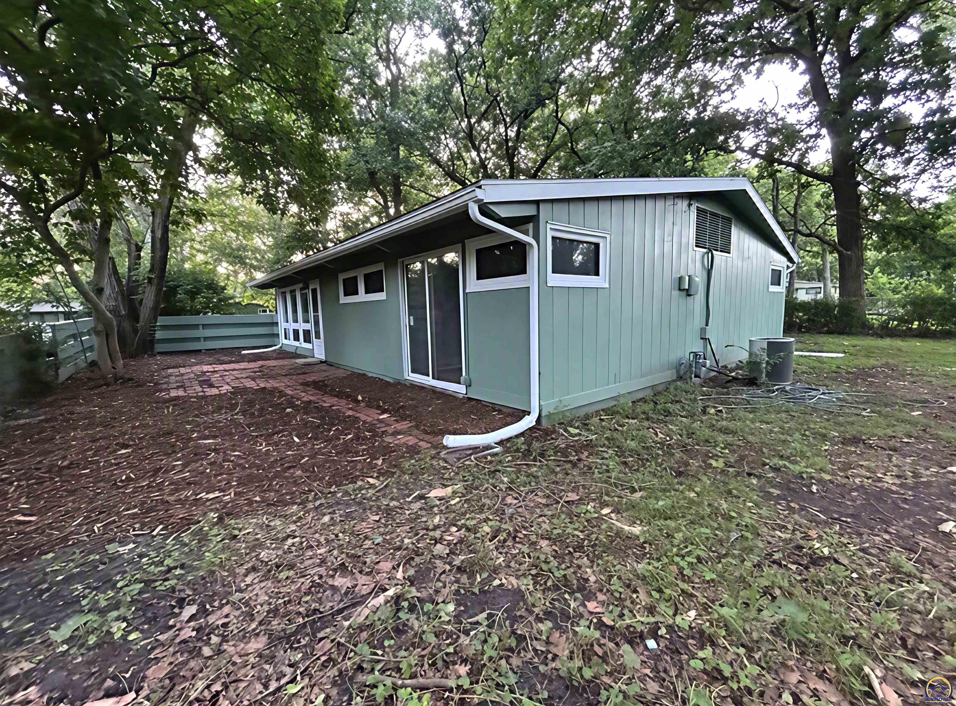 2516 Southwest Burnett Road Topeka, KS 66614 - Photo 21 of 23