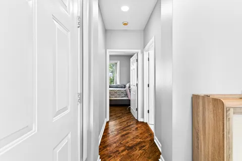 $419,500 | 7410 Lincoln Avenue, Unit B, Skokie, IL 60076