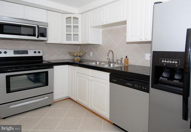 204 North Cottage Road Sterling, VA 20164 - Photo 1 of 18 Kitchen
