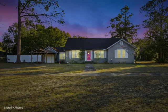 $230,000 | 302 East 2nd Avenue, Crestview, FL 32536