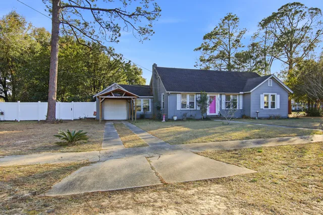 $230,000 | 302 East 2nd Avenue, Crestview, FL 32536