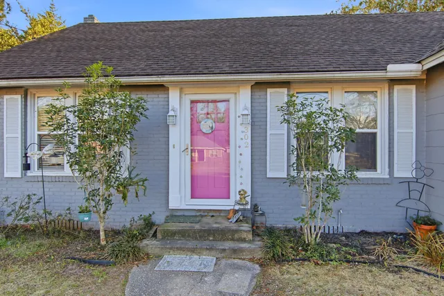 $230,000 | 302 East 2nd Avenue, Crestview, FL 32536