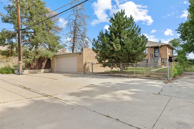 a view of empty room with windows