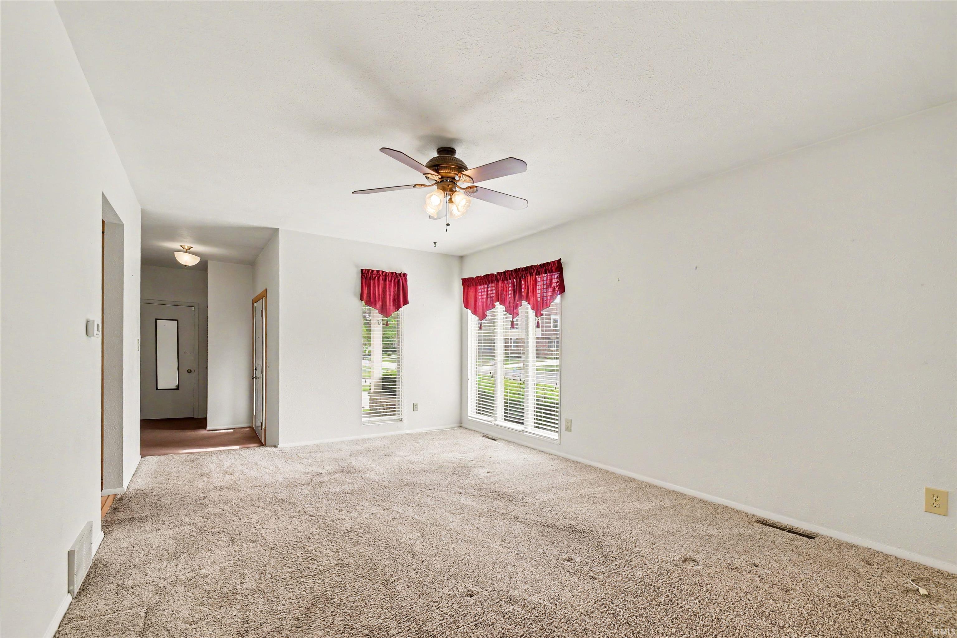 5601 Cape Cod Lane South Bend, IN 46614 - Photo 3 of 27