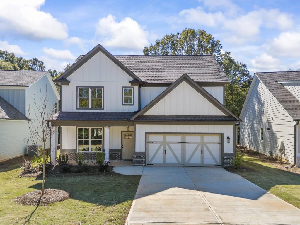 a view of a yard in front of house