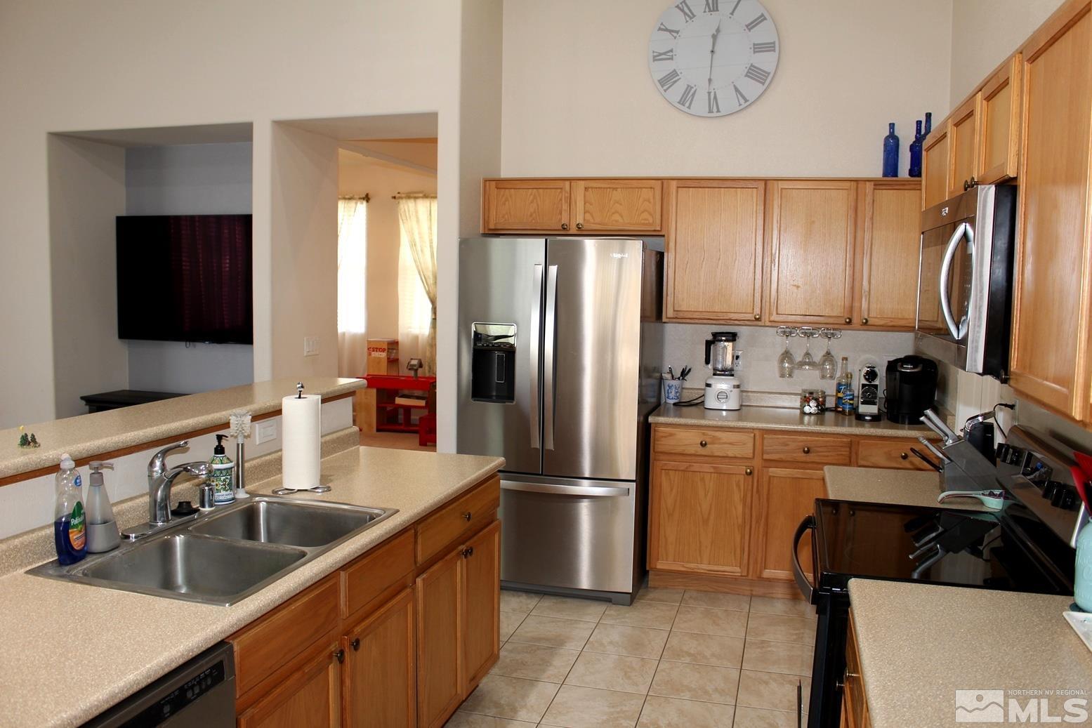 8965 Mahon Drive Reno, NV 89506 - Photo 5 of 39 Photo 5