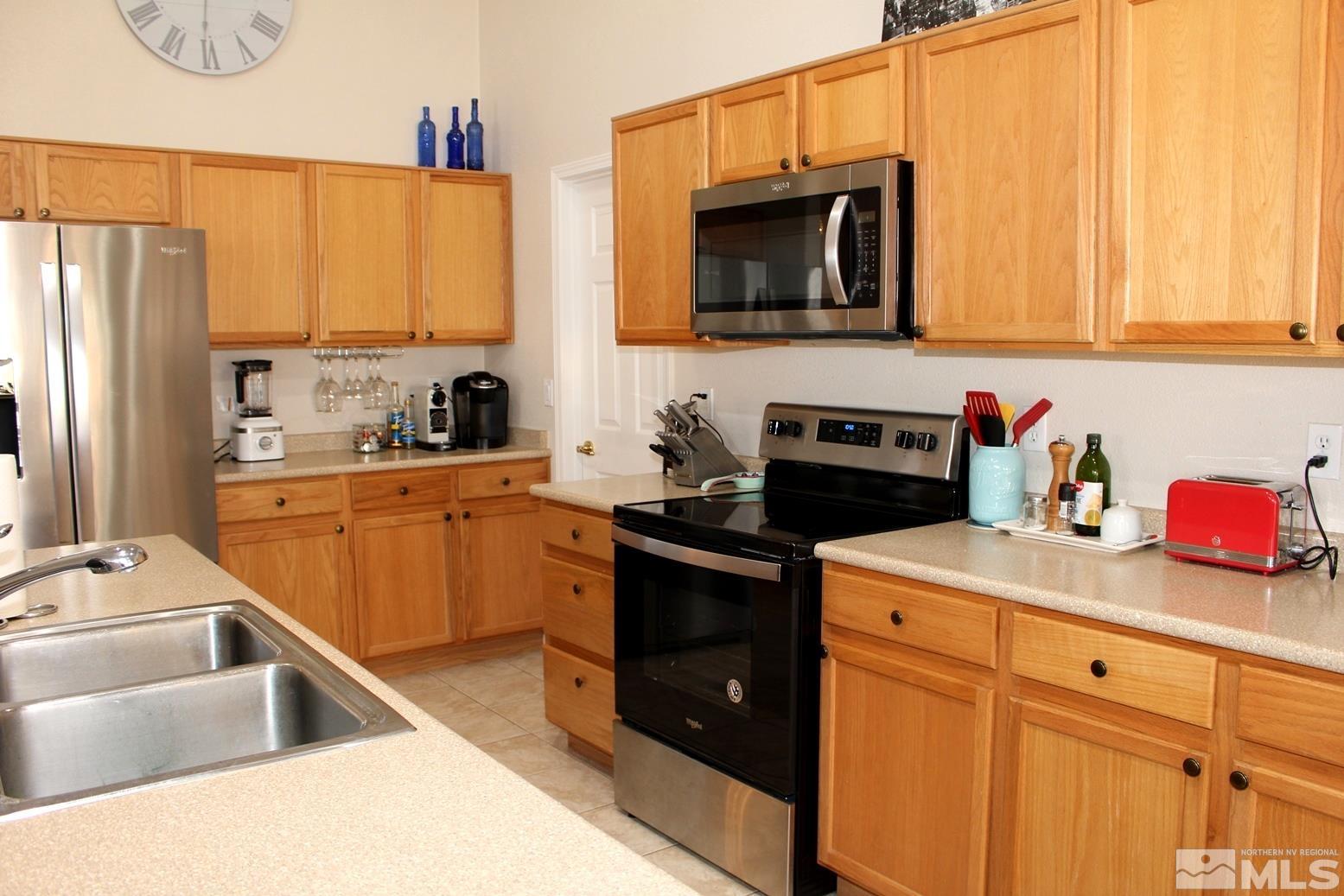 8965 Mahon Drive Reno, NV 89506 - Photo 6 of 39 Photo 6