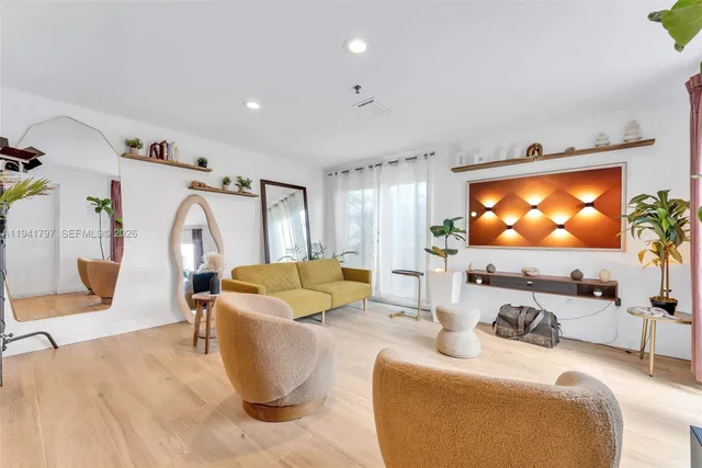 $1,049,000 | 865 Collins Avenue, Unit 307, Miami Beach, FL 33139