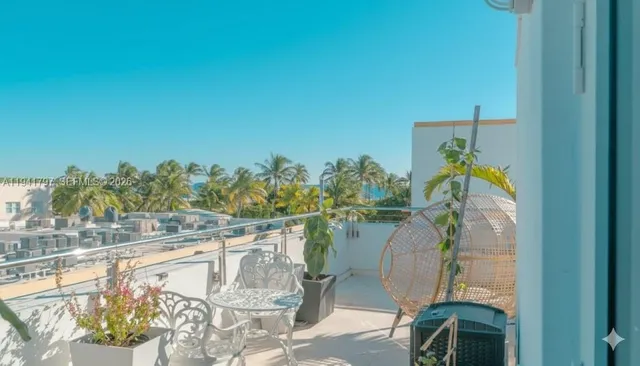 $1,049,000 | 865 Collins Avenue, Unit 307, Miami Beach, FL 33139