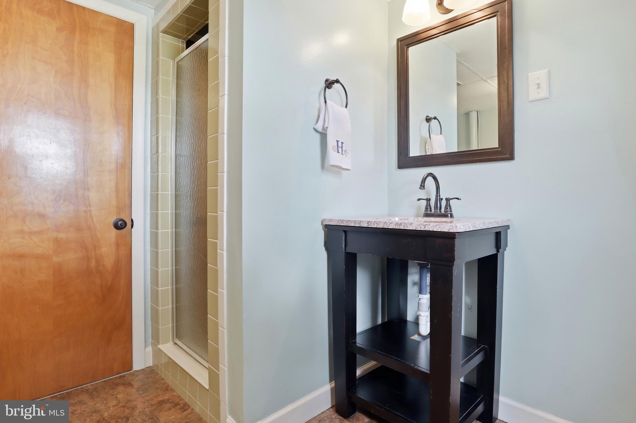 137 Ridgefield Drive York, PA 17403 - Photo 29 of 41 Full Bathroom in Lower Level