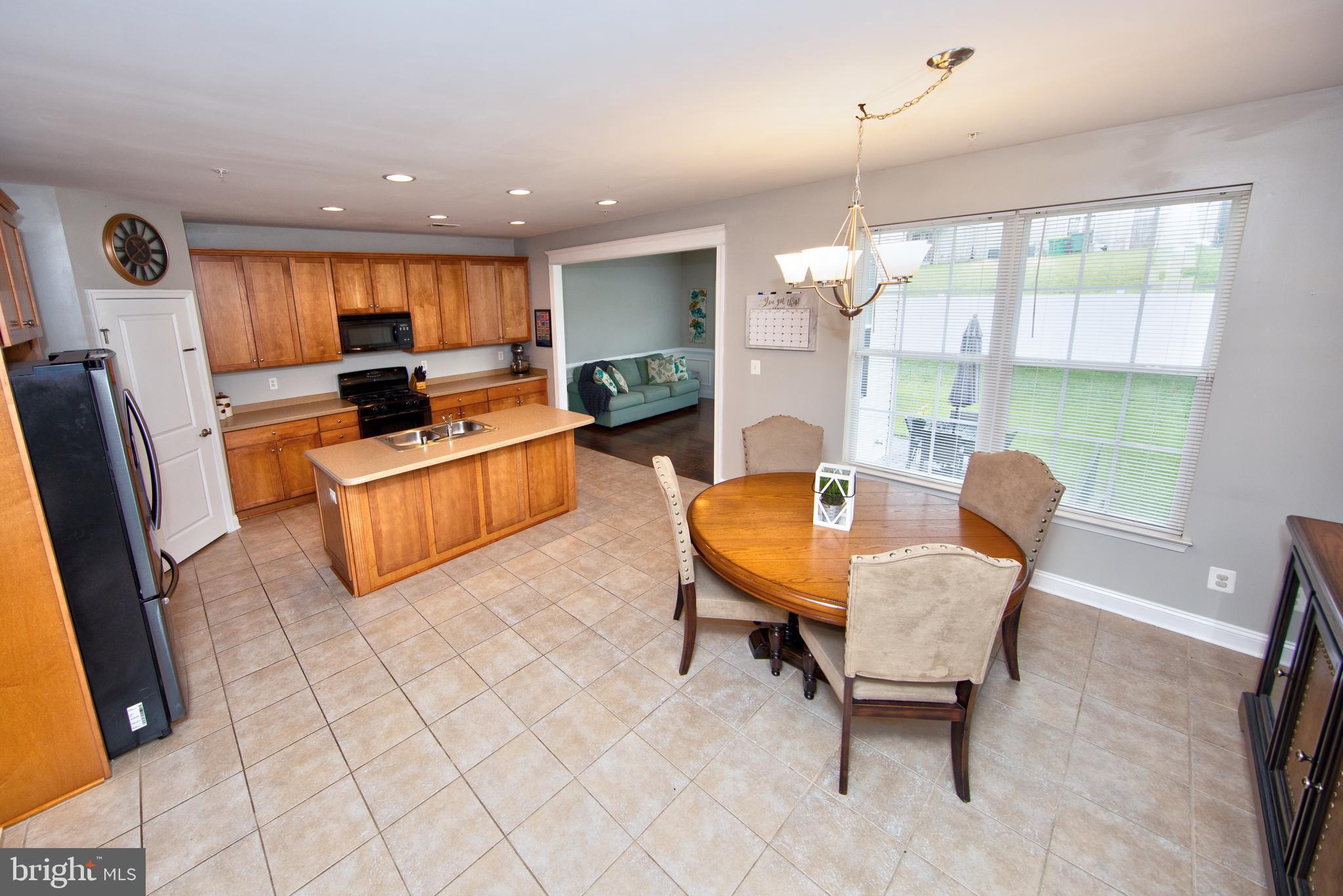 513 Callander Way Abingdon, MD 21009 - Photo 3 of 28 Large open kitchen with island