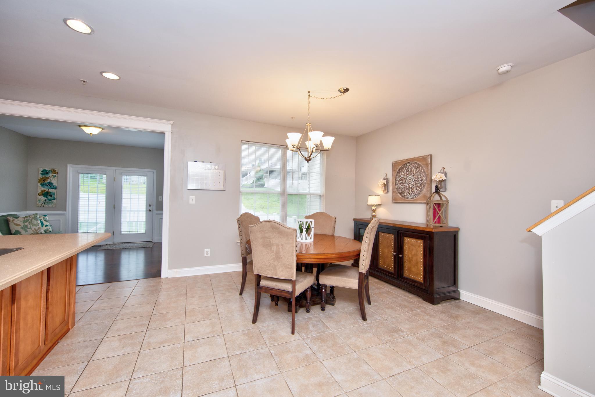 513 Callander Way Abingdon, MD 21009 - Photo 6 of 28 Combined kitchen & dining area
