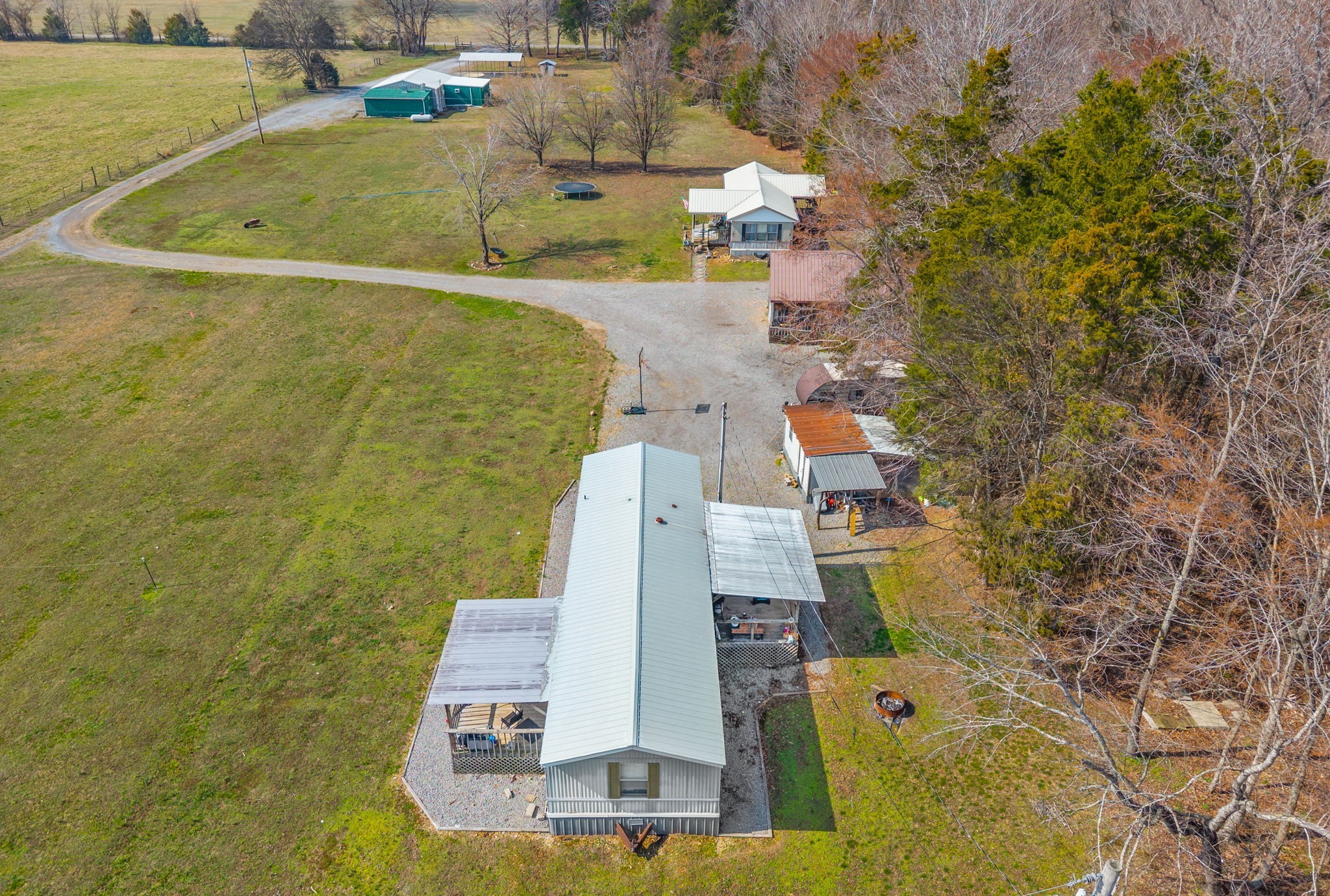 1095 Whiteoak Road Stewart, TN 37175 - Photo 40 of 52