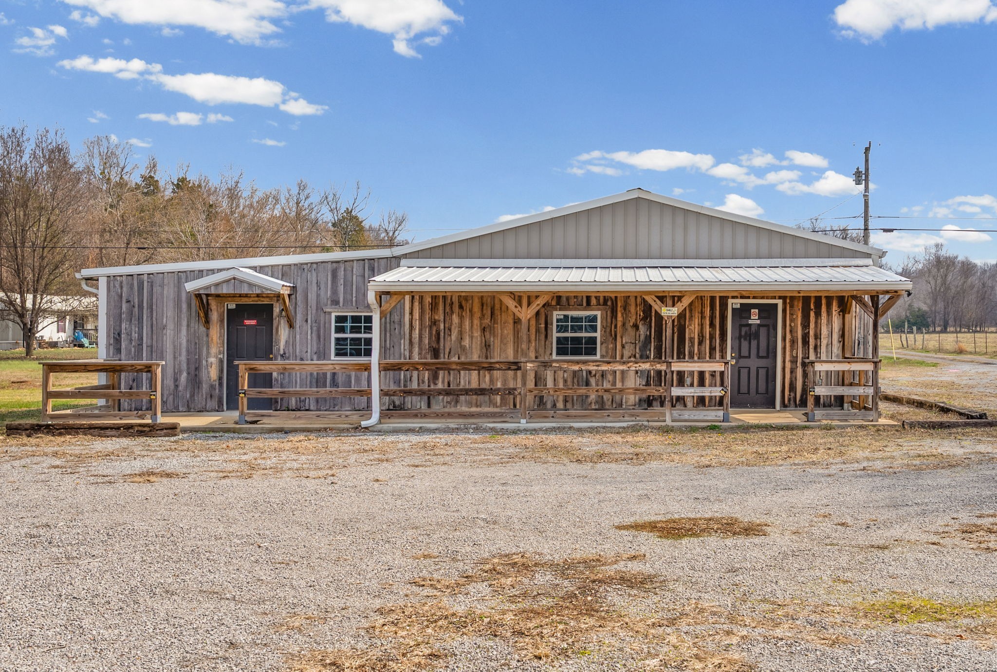 1095 Whiteoak Road Stewart, TN 37175 - Photo 4 of 52