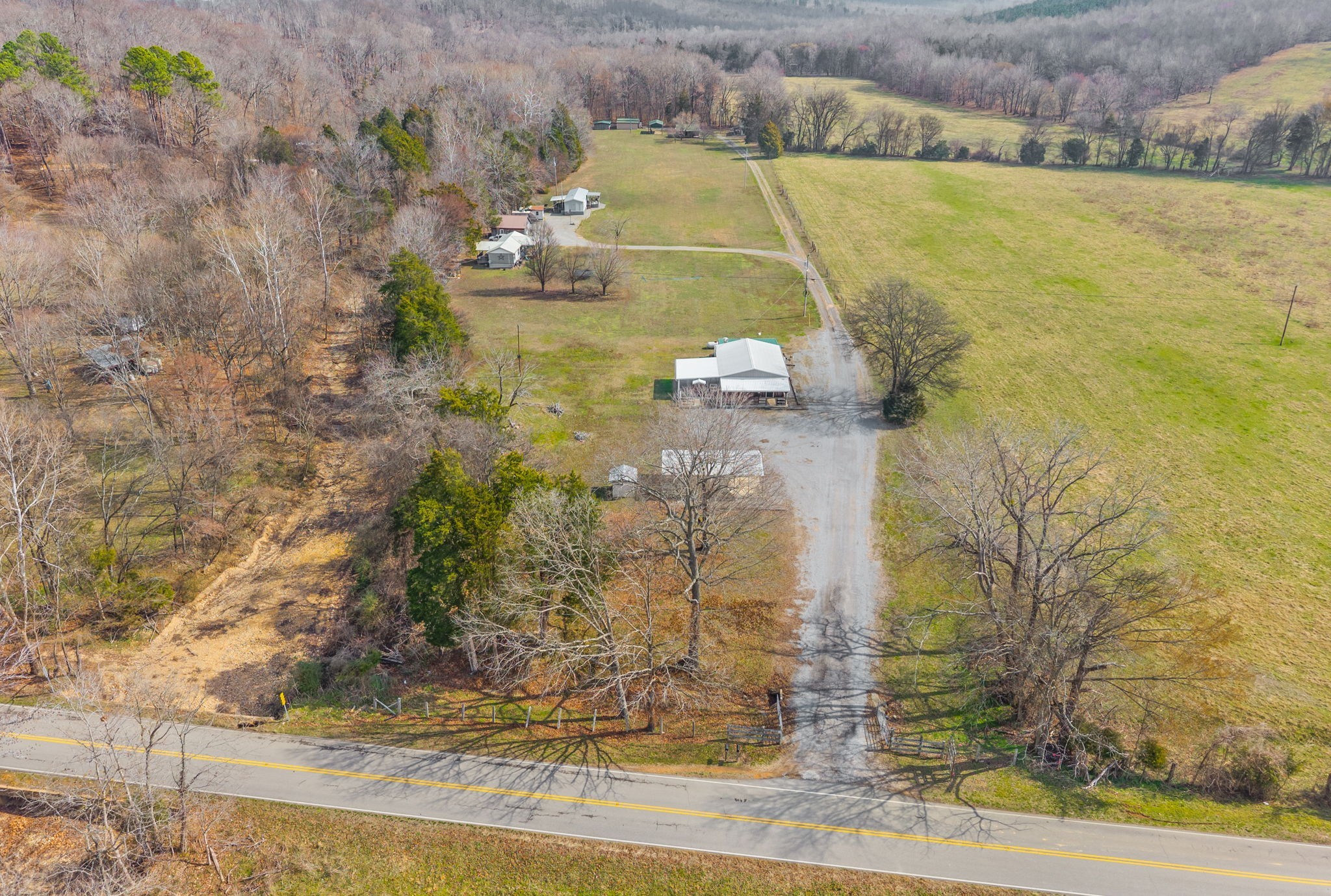 1095 Whiteoak Road Stewart, TN 37175 - Photo 46 of 52