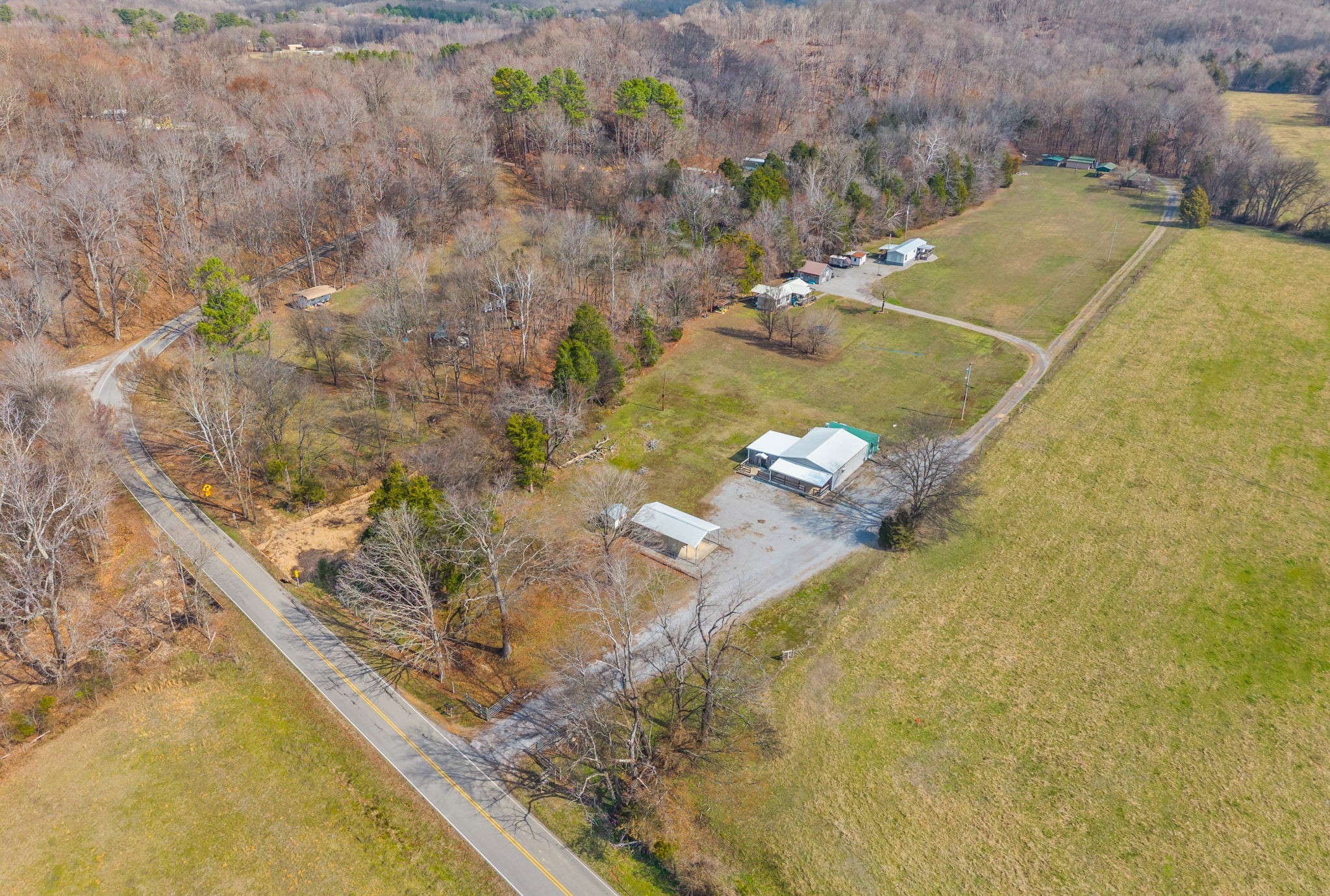 1095 Whiteoak Road Stewart, TN 37175 - Photo 8 of 52