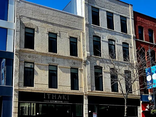 $3,300 | 318 South Halsted Street, Unit 202, Chicago, IL 60607