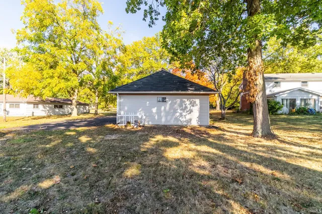 $210,000 | 130 East Hoover Drive, Fort Wayne, IN 46816