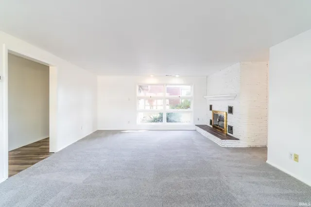 $210,000 | 130 East Hoover Drive, Fort Wayne, IN 46816