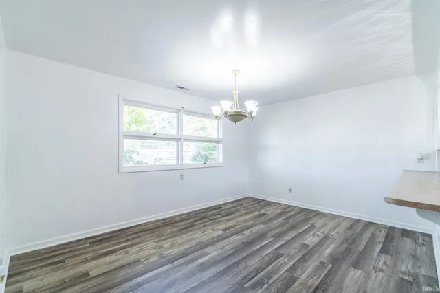 $210,000 | 130 East Hoover Drive, Fort Wayne, IN 46816