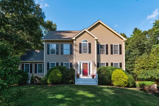 $789,000 | 7 Rellas Ridge Road, Kingston, NH 03848