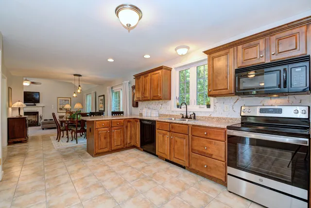 $789,000 | 7 Rellas Ridge Road, Kingston, NH 03848