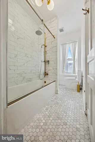 $2,550 | 437 Roxborough Avenue, Philadelphia, PA 19128