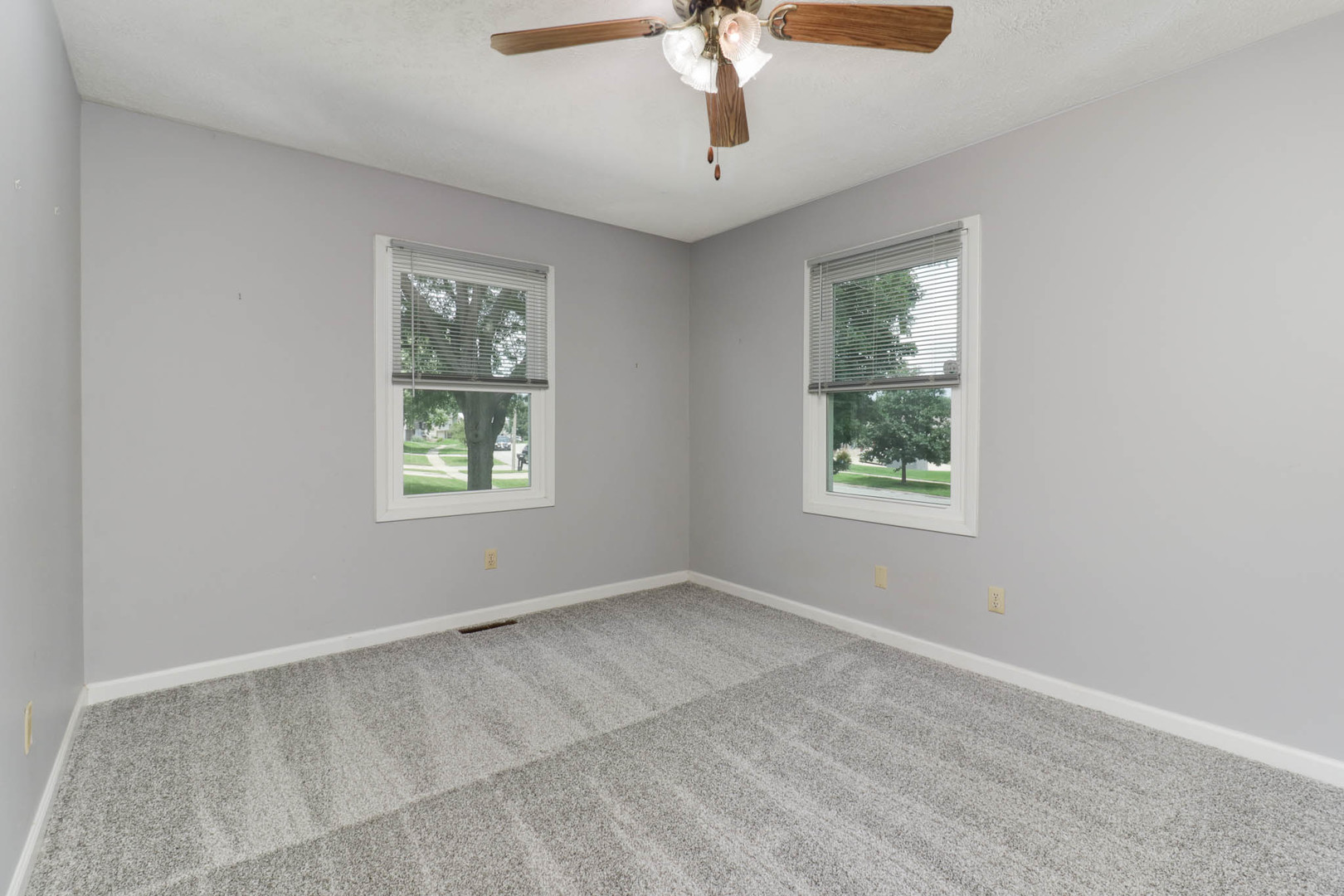 1402 North Hershey Road Bloomington, IL 61704 - Photo 18 of 43