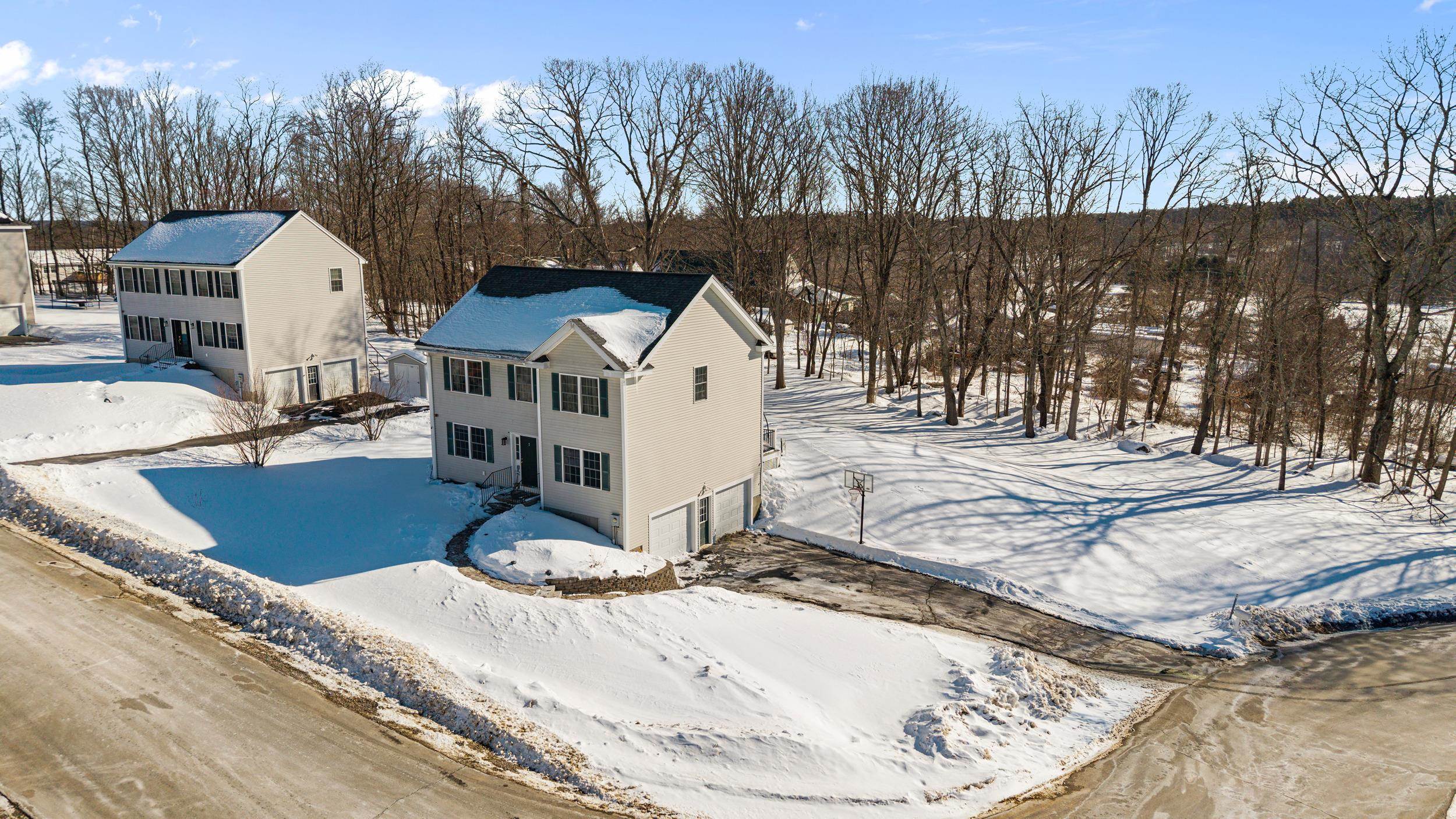 7 Lincoln Lane Chester, NH 03036 - Photo 3 of 27