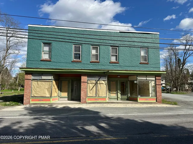 $430,000 | 6656 Highway 191, Cresco, PA 18326