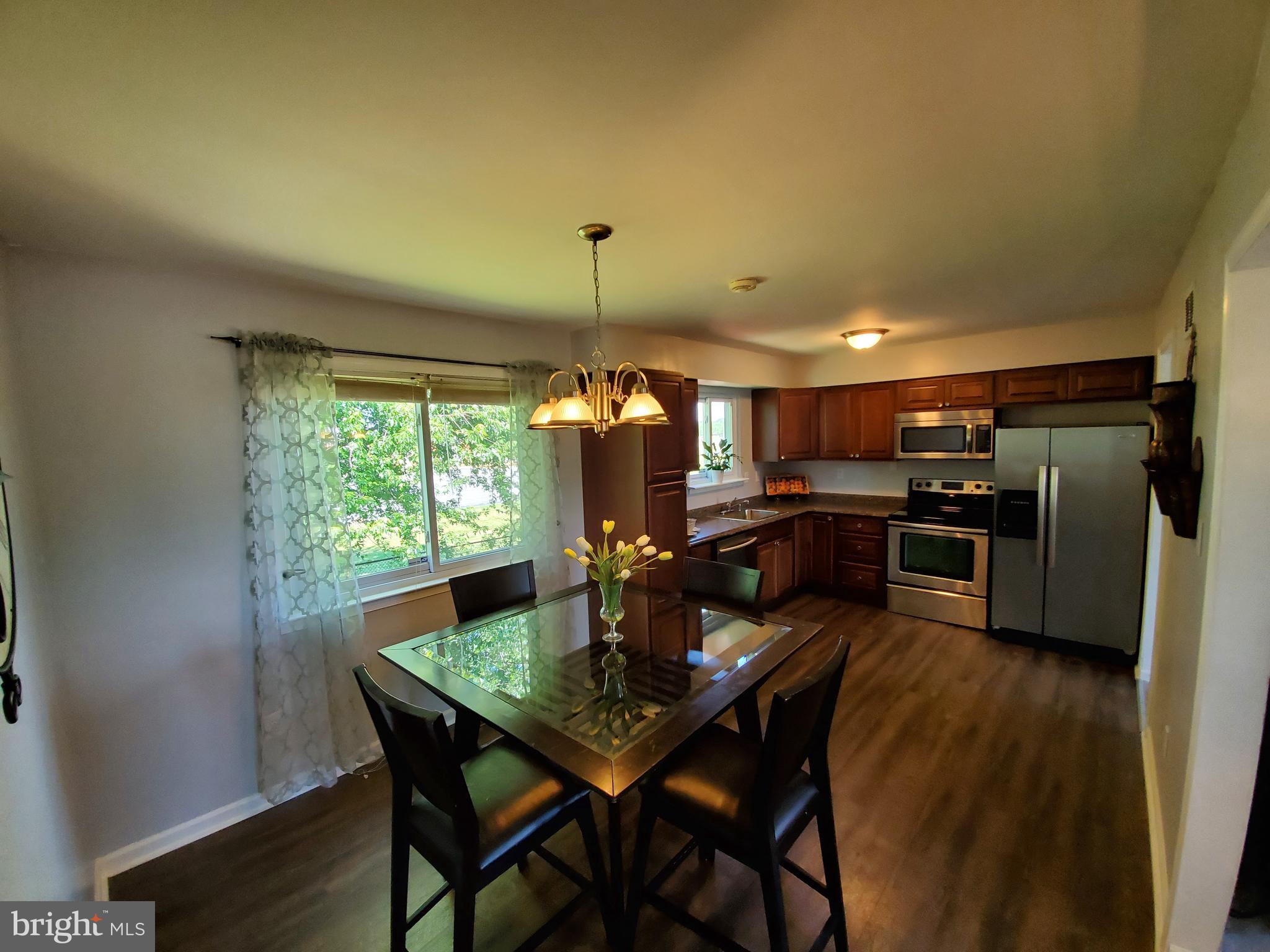 32 Yorktown Road New Castle, DE 19720 - Photo 3 of 20 Large combined Kitchen and Dining Area