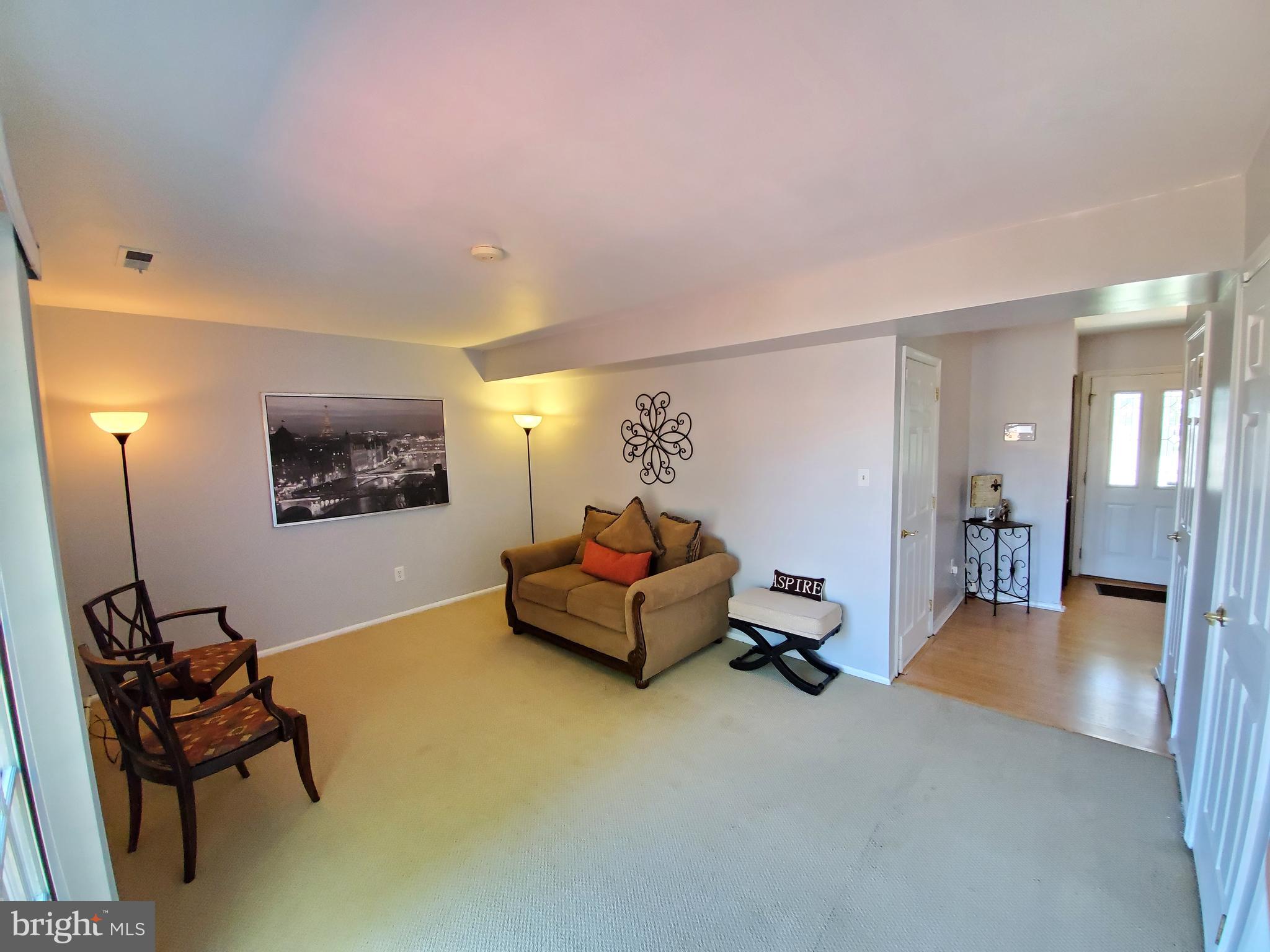 32 Yorktown Road New Castle, DE 19720 - Photo 8 of 20 Semi-private Family Room looking to Foyer