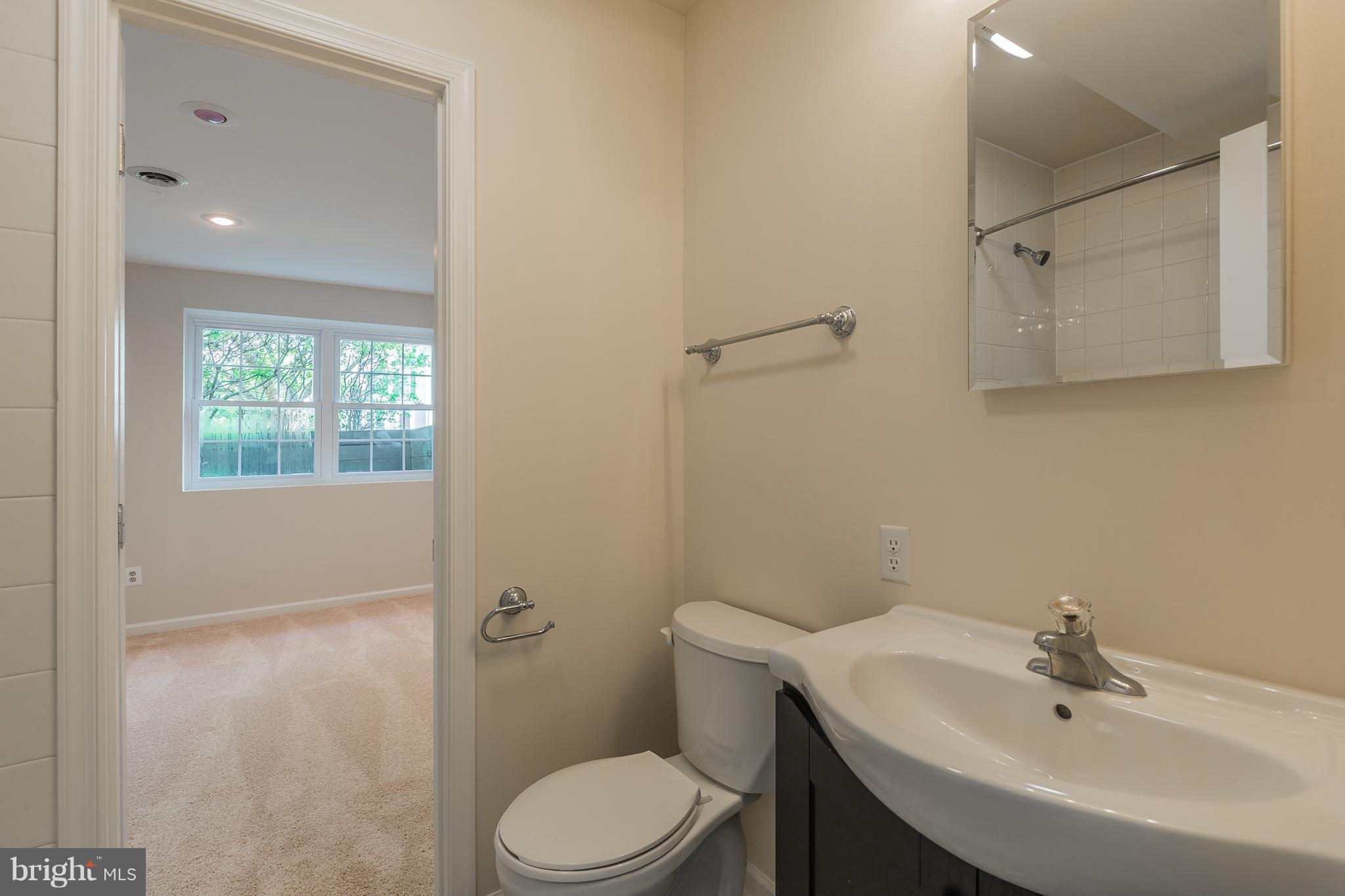 4172 Ashmere Circle Dumfries, VA 22025 - Photo 16 of 28 Bath