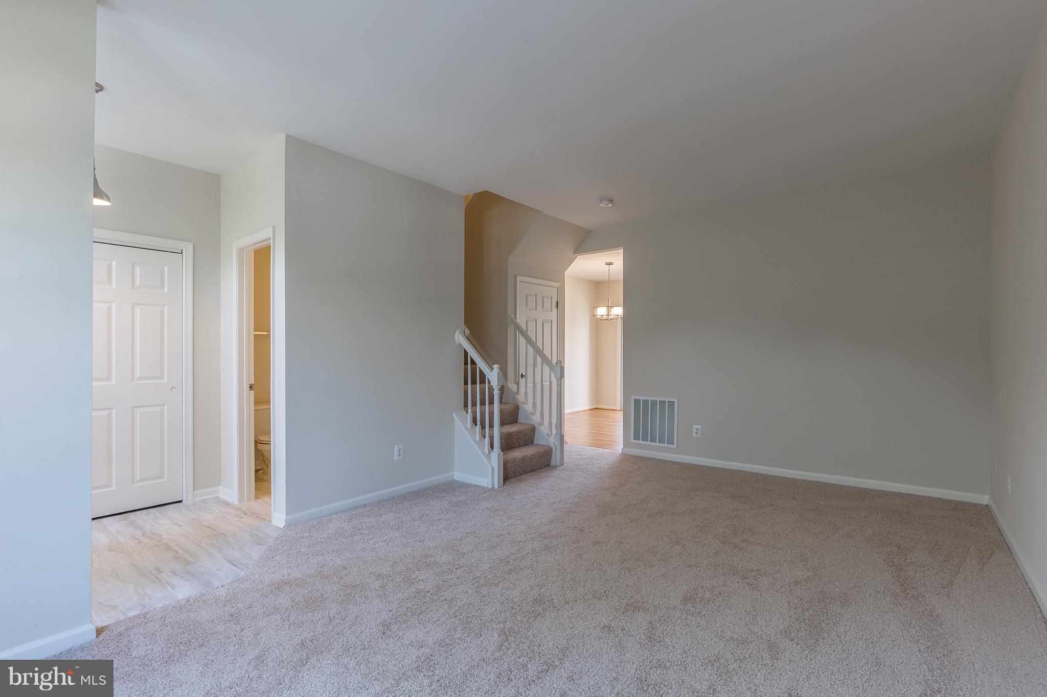 4172 Ashmere Circle Dumfries, VA 22025 - Photo 4 of 28 Living Room