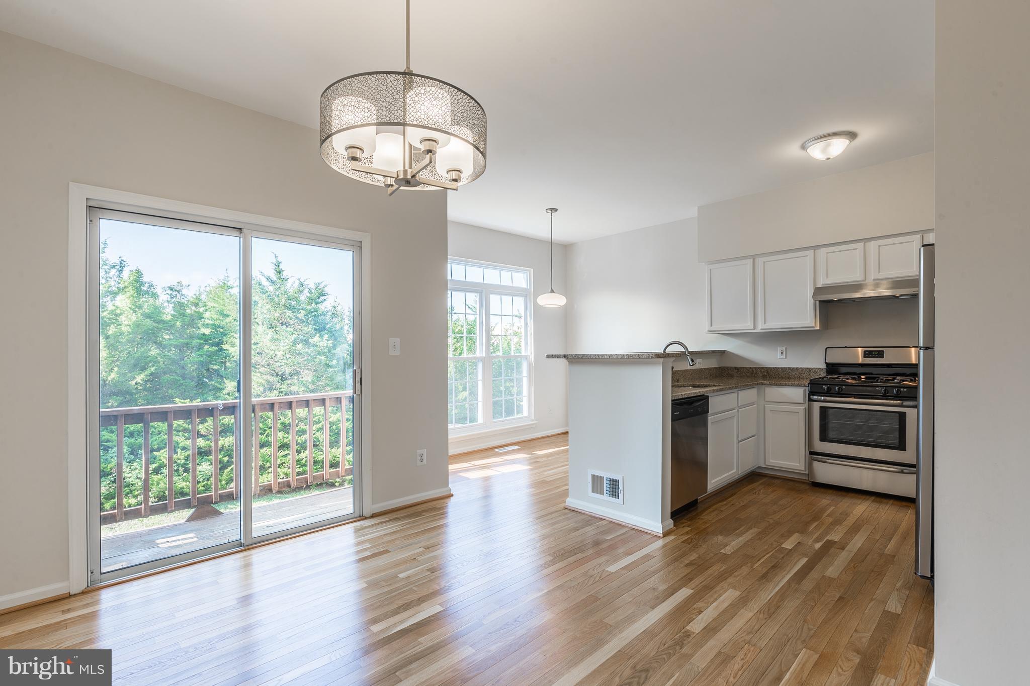 4172 Ashmere Circle Dumfries, VA 22025 - Photo 6 of 28 Kitchen