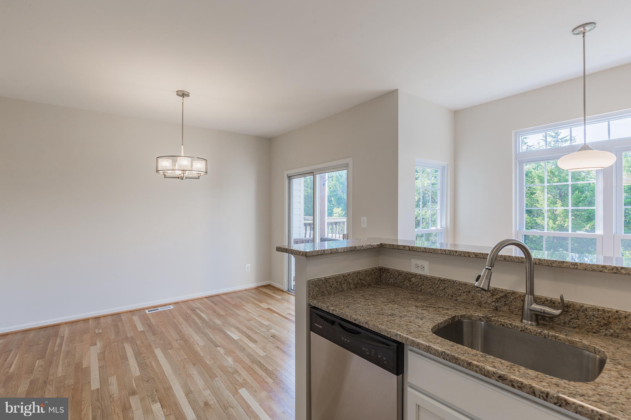 4172 Ashmere Circle Dumfries, VA 22025 - Photo 10 of 28 Kitchen