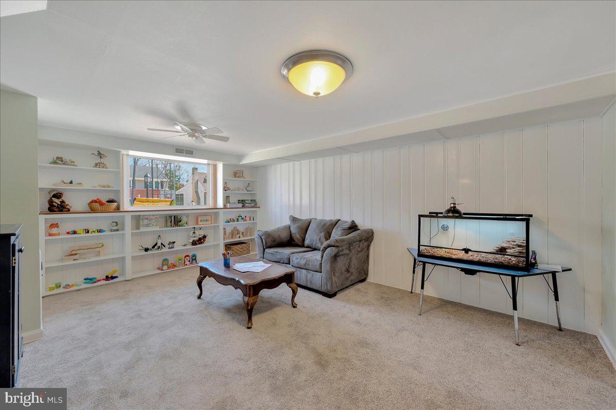 1017 Crestover Road Wilmington, DE 19803 - Photo 20 of 45 LL Family Room w/ new carpet & built-ins
