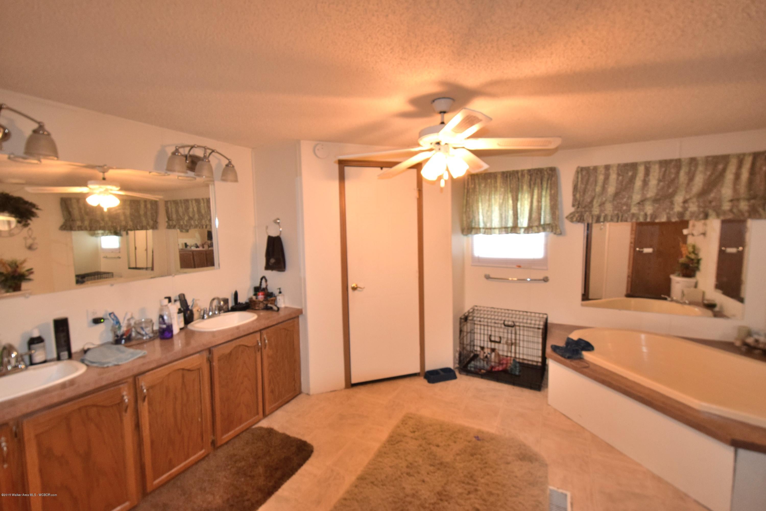 1216 Smith Lake Dam Road Jasper, AL 35504 - Photo 7 of 12 Gallery Image 7