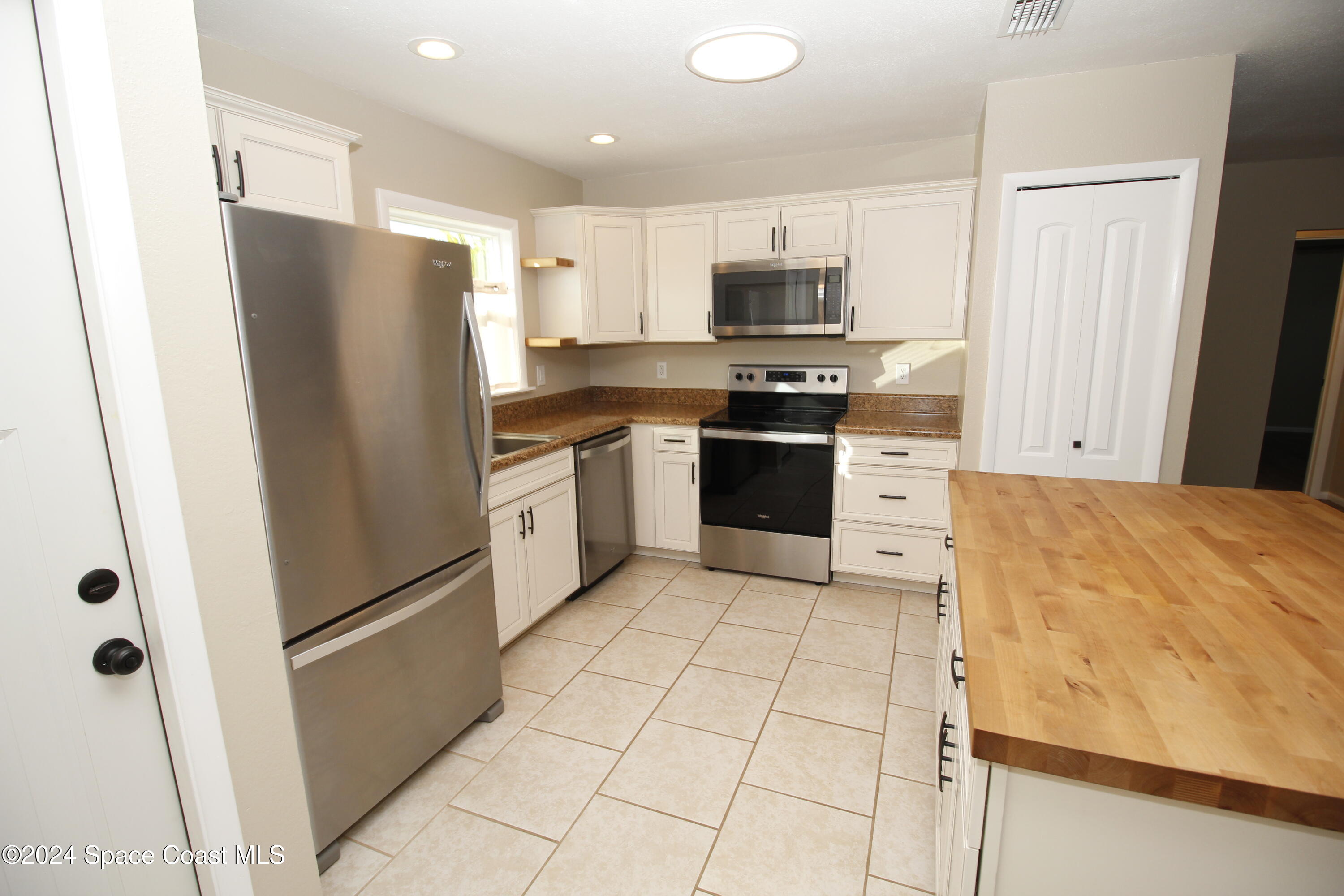 473 Lisa Road Northeast Palm Bay, FL 32907 - Photo 3 of 14 _MG_3135