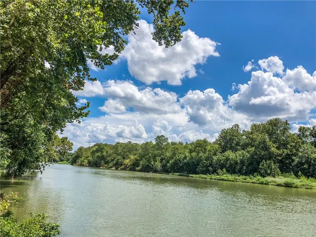 $2,500 | 329 Riverwood Drive, Bastrop, TX 78602