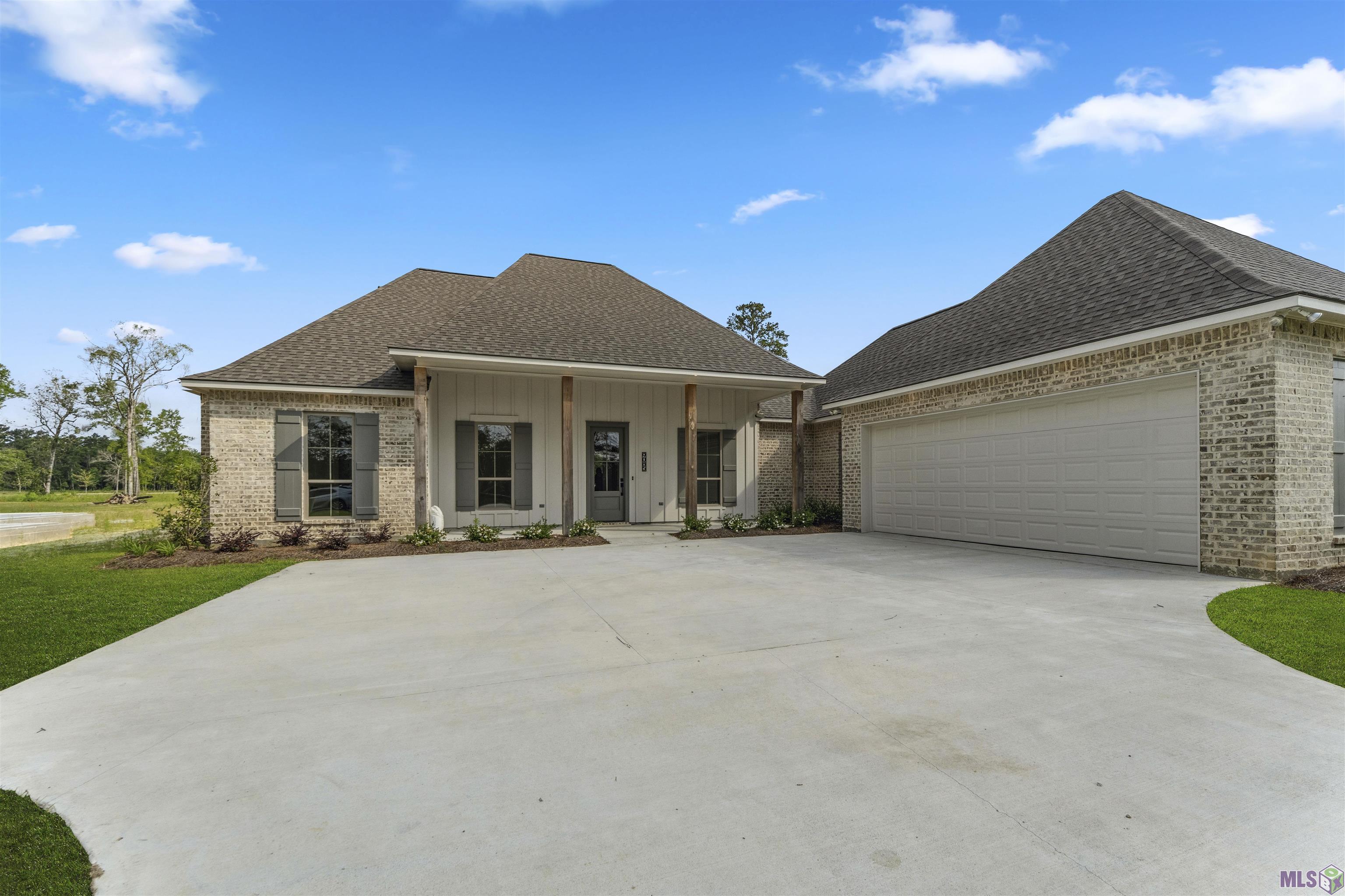 3743 Sq Ft TOTAL UNDER ROOM with 4 BEDROOMS & 3 FULL BATHROOMS