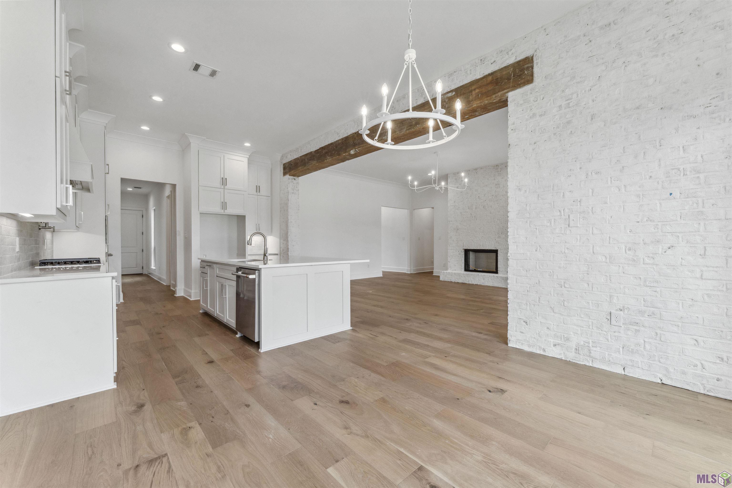 9085 Hillon Hood Road Denham Springs, LA 70726 - Photo 12 of 36 Gallery Image 12