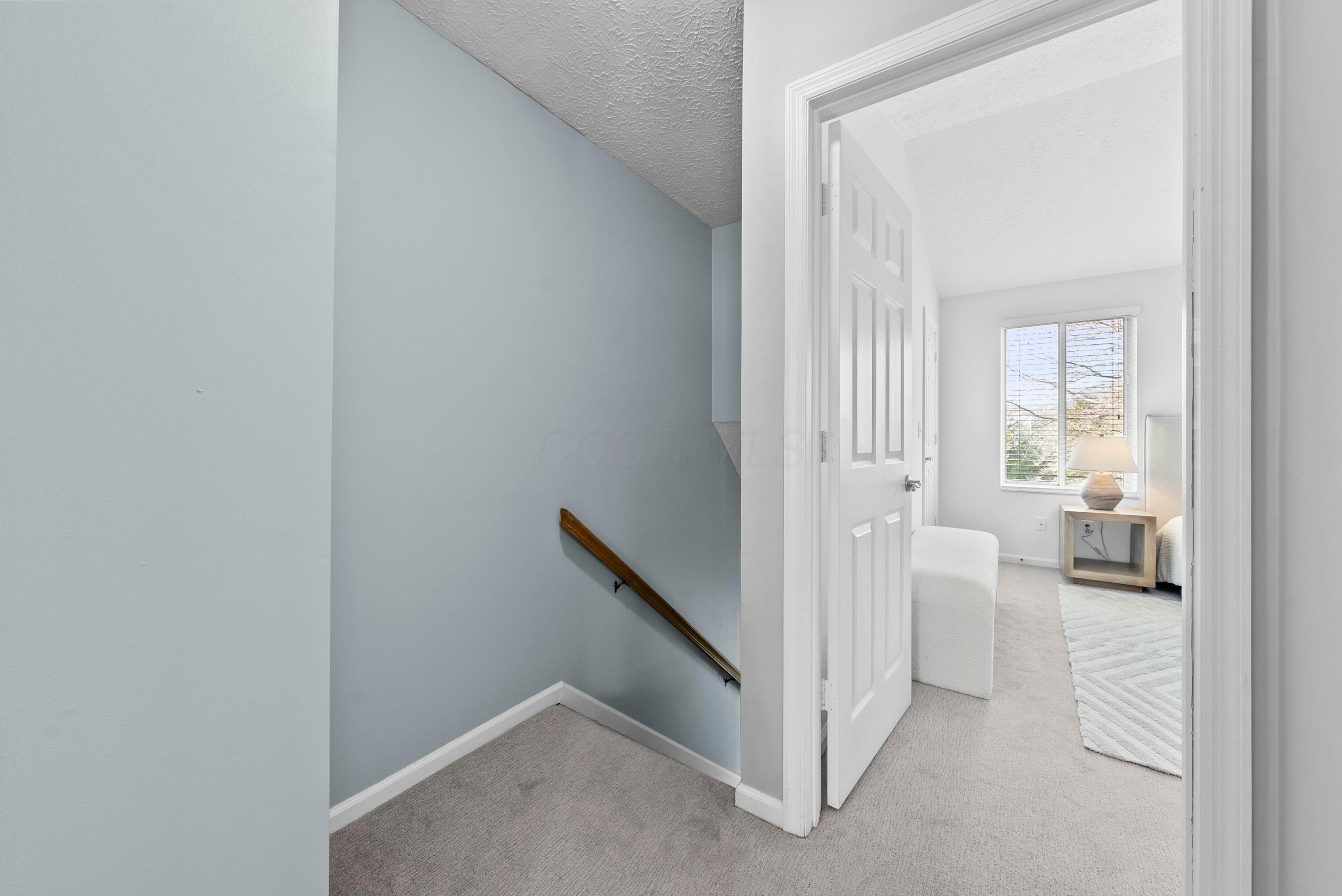6908 Avery Road Dublin, OH 43017 - Photo 21 of 34 2nd Floor Landing