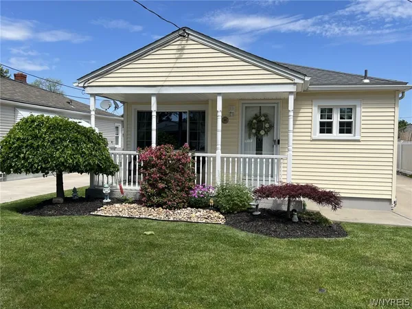 $229,900 | 411 78th Street, Niagara Falls, NY 14304
