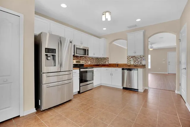 $245,000 | 15834 Fishhawk View Drive, Lithia, FL 33547